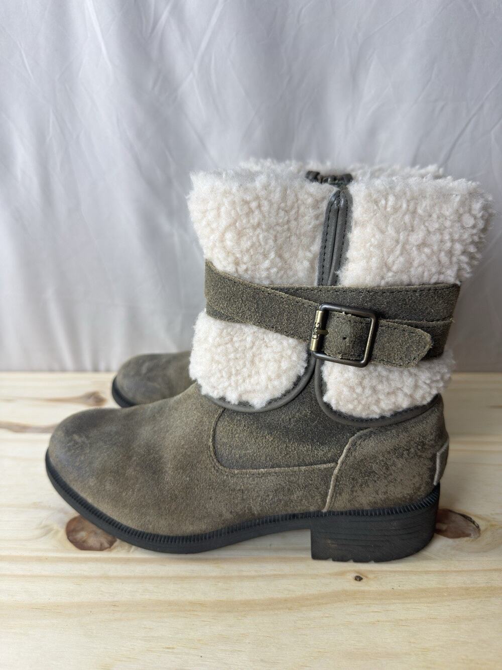 UGG Australia Womens Brown Suede Shearling Strap Buckle Ankle Boots Winter 7.5